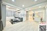 5 Bedroom House for rent in Huai Khwang, Bangkok near MRT Sutthisan