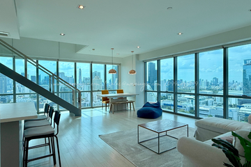 2 Bedroom Condo for rent in The Room Sukhumvit 21, Khlong Toei Nuea, Bangkok near MRT Sukhumvit