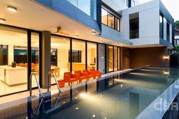 4 Bedroom House for sale in Phra Khanong Nuea, Bangkok
