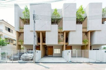 3 Bedroom Townhouse for sale in Lat Phrao, Bangkok