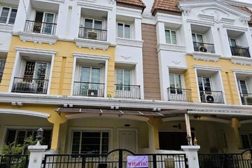 3 Bedroom Townhouse for sale in URBAN SATHORN, Bang Chak, Bangkok