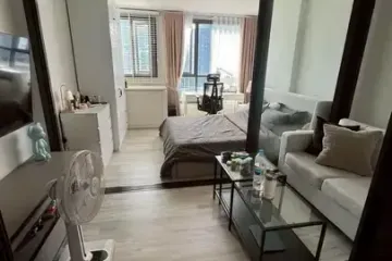 1 Bedroom Condo for sale in XT Huaikhwang, Din Daeng, Bangkok near MRT Huai Khwang