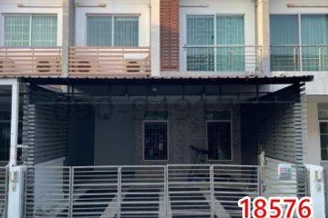 3 Bedroom Townhouse for rent in Khlong Thanon, Bangkok