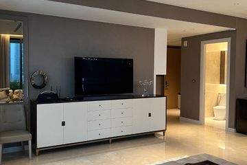 3 Bedroom Condo for Sale or Rent in Sindhorn Residence, Lumpini, Bangkok near BTS Ploen Chit