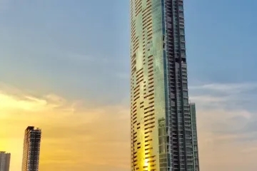 3 Bedroom Condo for sale in Khlong Ton Sai, Bangkok near BTS Charoen Nakhon