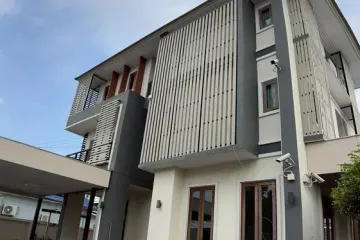 4 Bedroom House for sale in Samae Dam, Bangkok