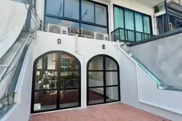 2 Bedroom House for rent in Khlong Tan Nuea, Bangkok