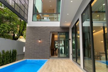 4 Bedroom House for rent in Phra Khanong Nuea, Bangkok