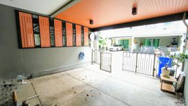 3 Bedroom Townhouse for sale in Patio Pattanakarn, Suan Luang, Bangkok