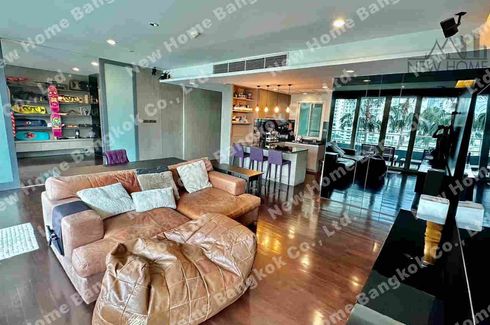 3 Bedroom Condo for sale in Bang Lamphu Lang, Bangkok