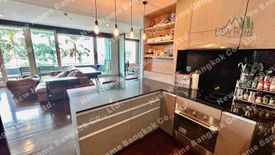 3 Bedroom Condo for sale in Bang Lamphu Lang, Bangkok