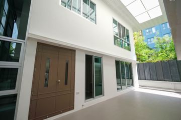 7 Bedroom House for sale in Phra Khanong, Bangkok