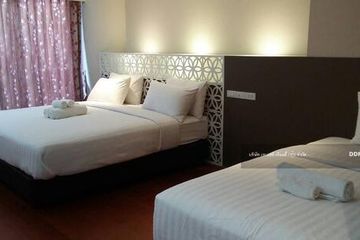 1 Bedroom Condo for sale in Bang Rak, Bangkok near BTS Saphan Taksin