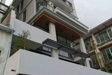 4 Bedroom Townhouse for sale in Khlong Tan Nuea, Bangkok