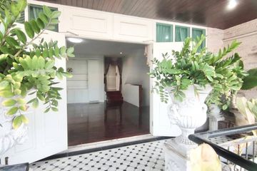 3 Bedroom House for rent in Khlong Tan Nuea, Bangkok