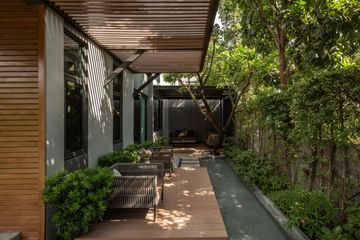 3 Bedroom Townhouse for sale in Areeya Mandarina Ekkamai-Ramintra, Lat Phrao, Bangkok