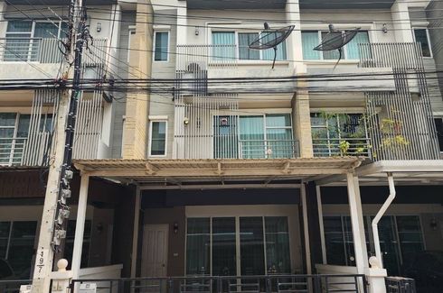 3 Bedroom Townhouse for sale in Town Avenue Rama 9, Hua Mak, Bangkok