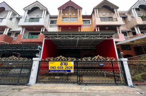 4 Bedroom Townhouse for sale in Sam Sen Nai, Bangkok