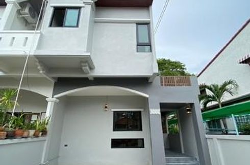 3 Bedroom House for sale in Hua Mak, Bangkok near MRT Ramkhamhaeng 12