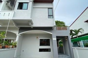 3 Bedroom House for sale in Hua Mak, Bangkok near MRT Ramkhamhaeng 12