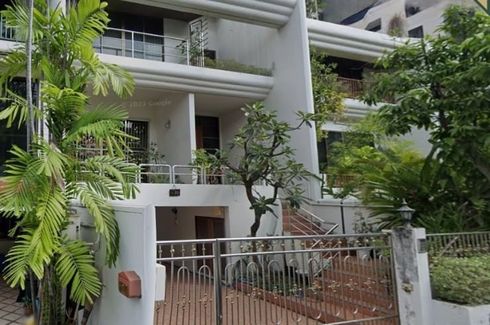 4 Bedroom House for sale in Khlong Tan Nuea, Bangkok near MRT Sukhumvit