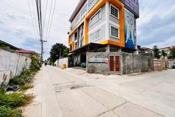 6 Bedroom Townhouse for sale in Khlong Kluea, Nonthaburi near MRT Si Rat