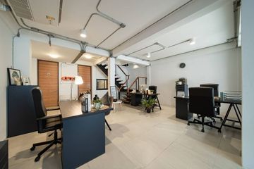 3 Bedroom House for rent in Khlong Tan Nuea, Bangkok