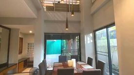 3 Bedroom Townhouse for sale in Khlong Tan Nuea, Bangkok