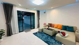 2 Bedroom Townhouse for sale in Na Kluea, Chonburi