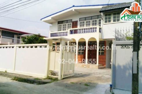 6 Bedroom House for sale in Chorakhe Bua, Bangkok