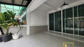 3 Bedroom Townhouse for Sale or Rent in Phra Khanong Nuea, Bangkok near BTS Ekkamai