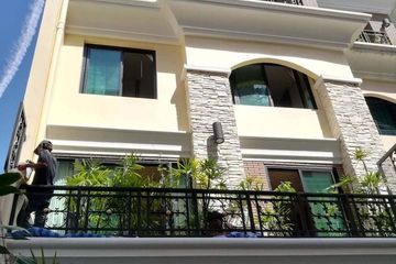 4 Bedroom Townhouse for rent in Khlong Tan Nuea, Bangkok