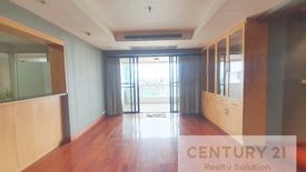 3 Bedroom Condo for sale in Riverside Villa Condominium 2, Bang Khlo, Bangkok