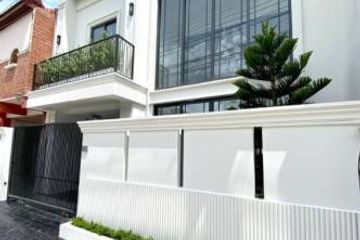 3 Bedroom Townhouse for sale in Khlong Tan Nuea, Bangkok near Airport Rail Link Ramkhamhaeng