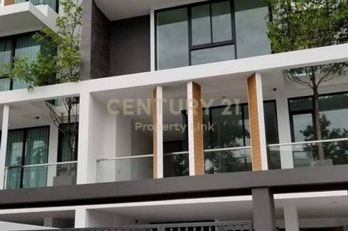 3 Bedroom Townhouse for sale in Lat Phrao, Bangkok