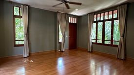 6 Bedroom House for rent in Phra Khanong Nuea, Bangkok