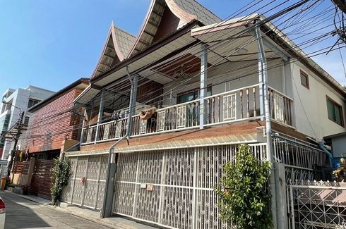 3 Bedroom Townhouse for rent in Sam Sen Nok, Bangkok near MRT Sutthisan