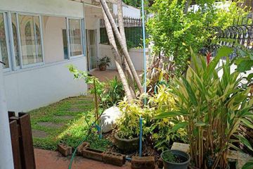 5 Bedroom House for rent in Phra Khanong Nuea, Bangkok