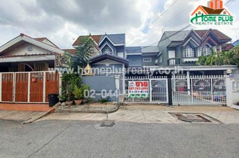 3 Bedroom Townhouse for sale in Sao Thong Hin, Nonthaburi