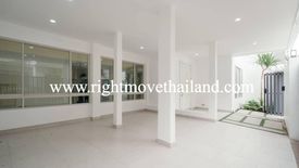 4 Bedroom Townhouse for sale in Khlong Toei Nuea, Bangkok near BTS Nana