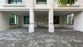 House for sale in Khlong Tan Nuea, Bangkok