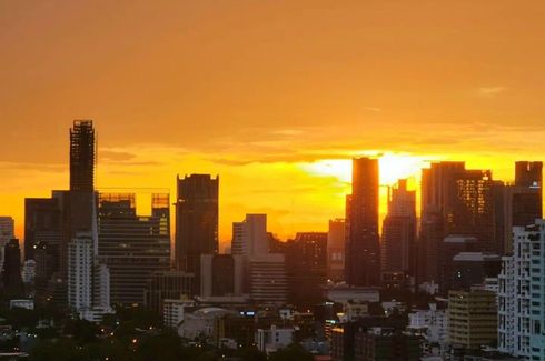 2 Bedroom Condo for sale in LAKE AVENUE Sukhumvit 16, Khlong Toei, Bangkok near BTS Asoke