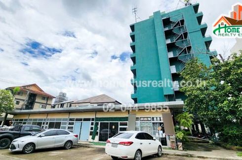 160 Bedroom Apartment for sale in Nong Pa Khrang, Chiang Mai