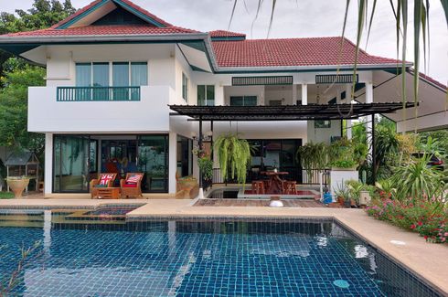 4 Bedroom House for sale in Na Kluea, Chonburi