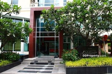 1 Bedroom Condo for sale in Phra Khanong, Bangkok near BTS Ekkamai