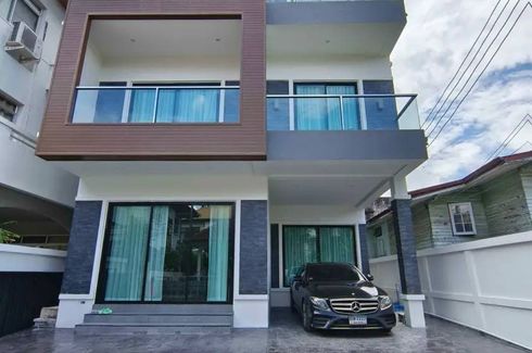 4 Bedroom House for Sale or Rent in Phra Khanong Nuea, Bangkok near BTS Ekkamai