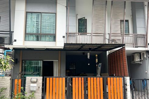 3 Bedroom Townhouse for sale in Tha Raeng, Bangkok