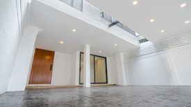 3 Bedroom House for sale in Phra Khanong, Bangkok near BTS Ekkamai