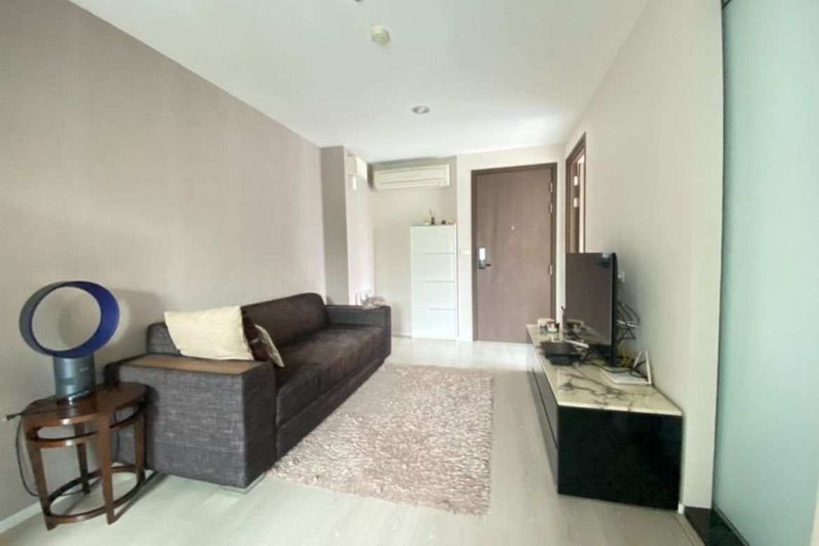 Sathon, Bangkok - Photo 3