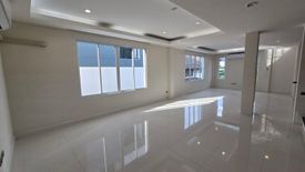 9 Bedroom Commercial for rent in Lat Phrao, Bangkok